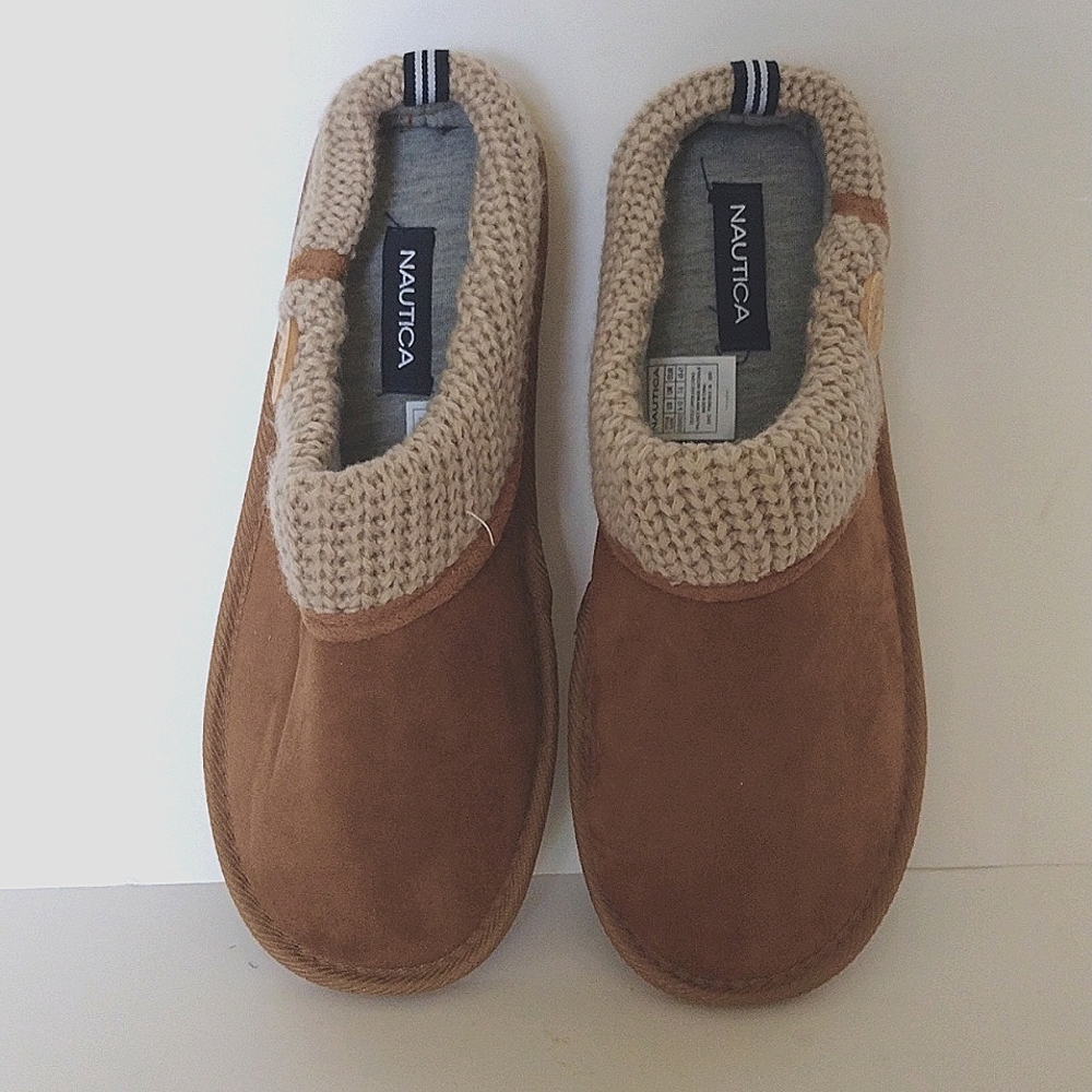 Náutica brown and tan with a side button detail slippers